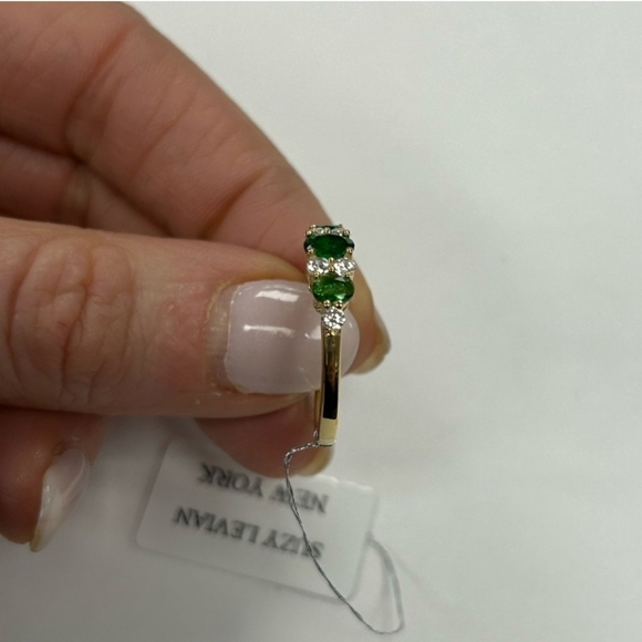 Suzy Levian Yellow Sterling Silver Green White Cubic Zirconia Graduating Ring 7 - Picture 5 of 10